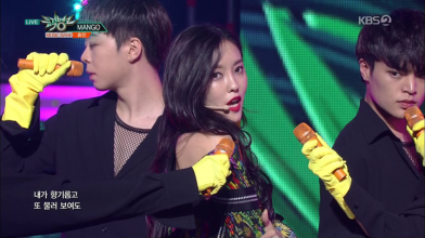 20180916.0526.2 Hyo Min (HyoMin) - Mango (Music Bank 2018.09.14 HDTV) (JPOP.ru).ts.png
