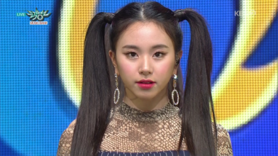 20181111.0509.4 Twice - BDZ (Korean ver.) (Music Bank 2018.11.09 HDTV) (JPOP.ru).ts 1.png