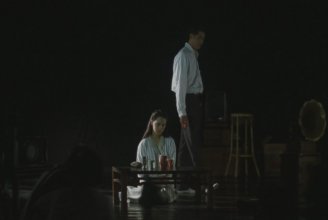 Good Men Good Women.mkv_snapshot_00.09.56.jpg