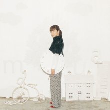 20190317.0618.07 Kaori Mochida - Manu a Manu cover 1.jpg