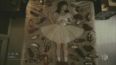 20190711.1147.11 Salley - Akai Kutsu (PV) (JPOP.ru).png