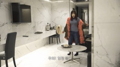 There is a Japanese Woman in my Room-HD.mp4_snapshot_00.04.57.jpg