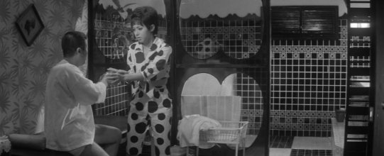 The Woman Gambler.mkv_snapshot_00.09.13.jpg
