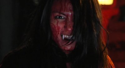 Vampire Girl VS Frankenstein Girl.avi_snapshot_00.30.32_[2020.04.19_00.03.28].jpg