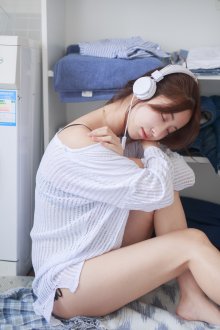 白色洞洞毛衣05.jpg