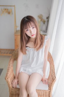 白色睡衣 (4).JPG 白色睡衣 (4).JPG