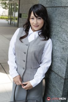 japanhdv_New_Office_Lady_Chiharu_Nakai_scene1_gravure_024.jpg