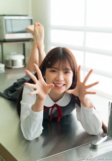 Imaizumi Mao - Seifuku Collection'22 (Young Jump) p_12_03.jpg
