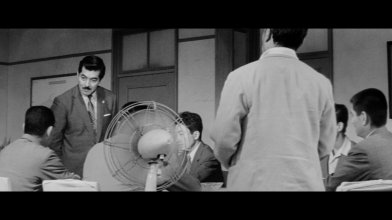 A Fugitive from the Past.mkv_snapshot_02.16.08_[2022.10.18_10.51.56].jpg