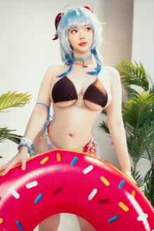 38_Ganyu_Bikini_37.jpg