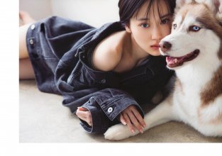 Yamashita Mizuki 2nd Photobook - Page 076, 077 (Double-Page).jpg