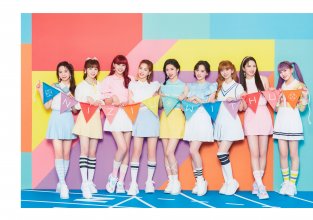 NiziU JYP JAPAN POPUP STORE 2021 Pamphlet - Page 26, 27 (Double-Page).jpg