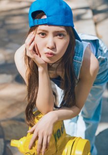 Kato Shiho 1st Photobook - Page 037.jpg