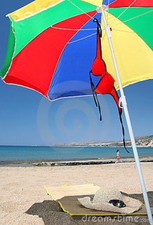 beach-umbrella-mat-hat-bikini-sunglasses-5428601.jpg