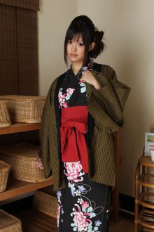 aoi-tsukasa-black-kimono-xcity-gi-02.jpg