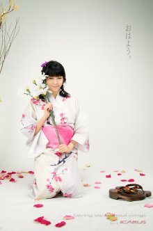 Choi-Byul-I-Pink-and-White-Kimono-15.jpg