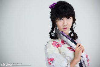 Choi-Byul-I-Pink-and-White-Kimono-18.jpg