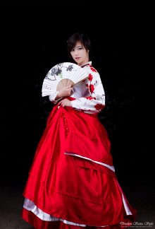 Kim-Ha-Yul-Red-and-White-Hanbok-02.jpg