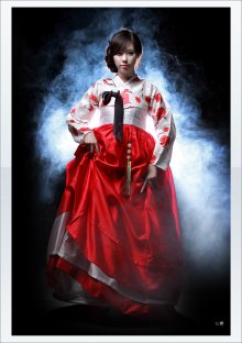 Kim-Ha-Yul-Red-and-White-Hanbok-07.jpg